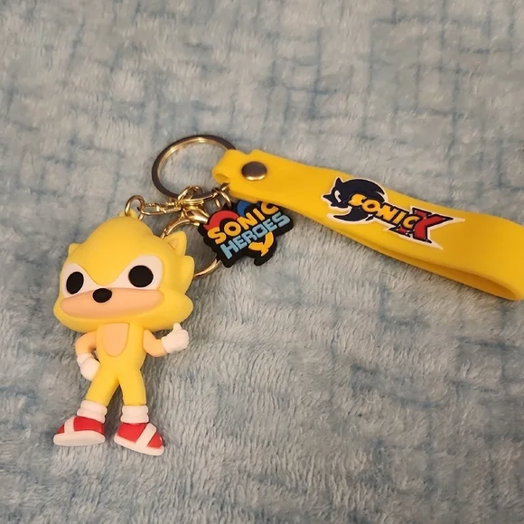 3/$18 Sonic Heroes Keychain with Yellow Strap - Picture 2 of 7